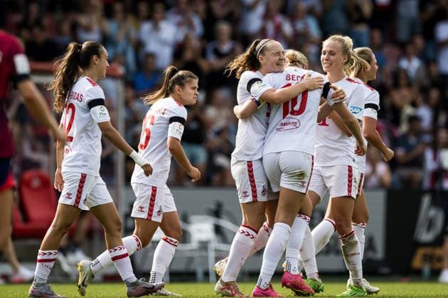GOOGLE PIXEL Frauen Bundesliga: 1. FC Koeln - RB Leipzig; 17.09.2023 Jubel zum 2:1 durch Sharon Beck (1. FC Koeln, 10) GOOGLE PIXEL Frauen Bundesliga, 1. FC Koeln - RB Leipzig, Koeln, Franz-Kremer-Stadion am 17.09.2023 DFB REGULATIONS PROHIBIT ANY USE OF PHOTOGRAPHS AS IMAGE SEQUENCES AND OR QUASI-VIDEO. Copyright: xBEAUTIFULxSPORTS Wunderlx