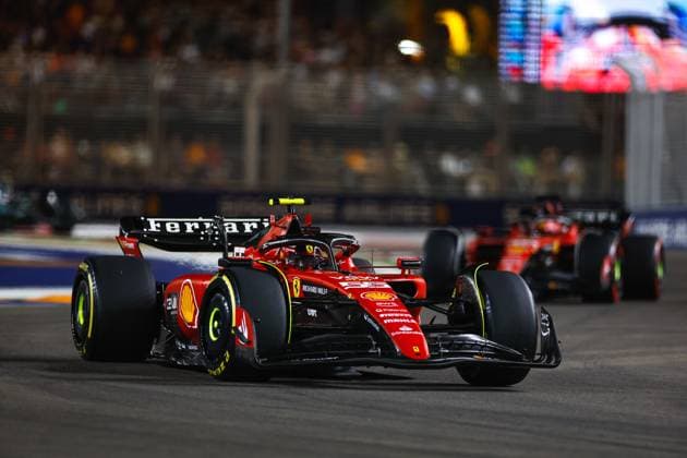 55 Carlos Sainz (ESP, Scuderia Ferrari), F1 Grand Prix of Singapore at Marina Bay Street Circuit on September 17, 2023 in Singapore, Singapore. (Photo by HOCH ZWEI) Singapore Singapore