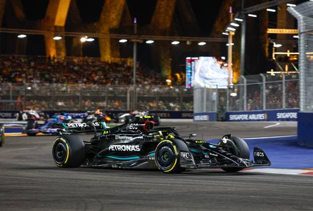 44 Lewis Hamilton (GBR, Mercedes-AMG Petronas F1 Team), F1 Grand Prix of Singapore at Marina Bay Street Circuit on September 17, 2023 in Singapore, Singapore. (Photo by HOCH ZWEI) Singapore Singapore