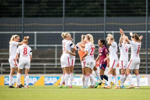 GOOGLE PIXEL Frauen Bundesliga: 1. FC Koeln - RB Leipzig; 17.09.2023 Jubel bei den Spielerinnen des 1. FC Koeln nach dem 2:1 Sieg gegen RB Leipzig Celina Degen (1. FC Koeln, 5), Janina Hechler (1. FC Koeln, 28), Lotta Cordes (1. FC Koeln, 6) GOOGLE PIXEL Frauen Bundesliga, 1. FC Koeln - RB Leipzig, Koeln, Franz-Kremer-Stadion am 17.09.2023 DFB REGULATIONS PROHIBIT ANY USE OF PHOTOGRAPHS AS IMAGE SEQUENCES AND OR QUASI-VIDEO. Copyright: xBEAUTIFULxSPORTS Wunderlx