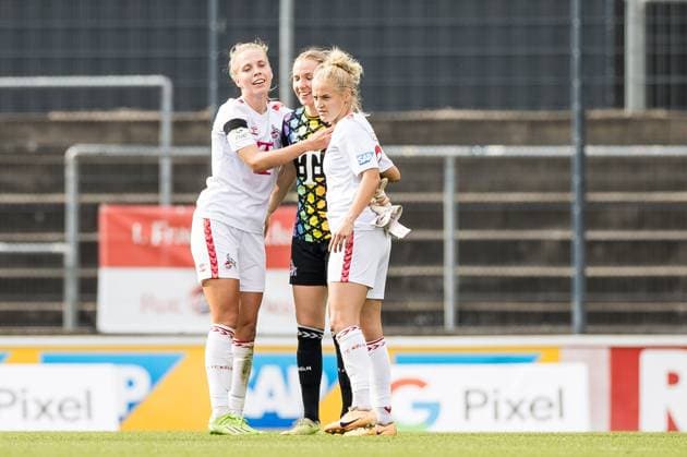 GOOGLE PIXEL Frauen Bundesliga: 1. FC Koeln - RB Leipzig; 17.09.2023 Jubel bei den Spielerinnen des 1. FC Koeln nach dem 2:1 Sieg gegen RB Leipzig Celina Degen (1. FC Koeln, 5), Jasmin Pal (1. FC Koeln, 1), Lena Uebach (1. FC Koeln, 27) GOOGLE PIXEL Frauen Bundesliga, 1. FC Koeln - RB Leipzig, Koeln, Franz-Kremer-Stadion am 17.09.2023 DFB REGULATIONS PROHIBIT ANY USE OF PHOTOGRAPHS AS IMAGE SEQUENCES AND OR QUASI-VIDEO. Copyright: xBEAUTIFULxSPORTS Wunderlx