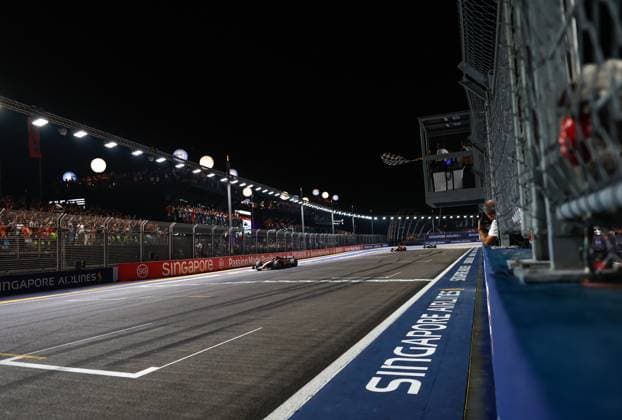 55 Carlos Sainz (ESP, Scuderia Ferrari), F1 Grand Prix of Singapore at Marina Bay Street Circuit on September 17, 2023 in Singapore, Singapore. (Photo by HOCH ZWEI) Singapore Singapore