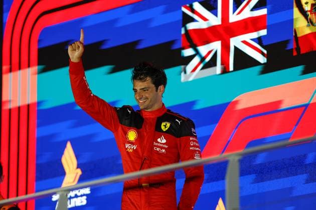 55 Carlos Sainz (ESP, Scuderia Ferrari), F1 Grand Prix of Singapore at Marina Bay Street Circuit on September 17, 2023 in Singapore, Singapore. (Photo by HOCH ZWEI) Singapore Singapore