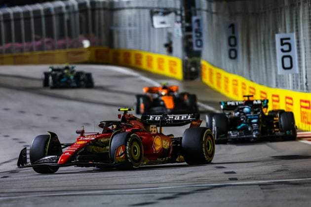 55 Carlos Sainz (ESP, Scuderia Ferrari), F1 Grand Prix of Singapore at Marina Bay Street Circuit on September 17, 2023 in Singapore, Singapore. (Photo by HOCH ZWEI) Singapore Singapore