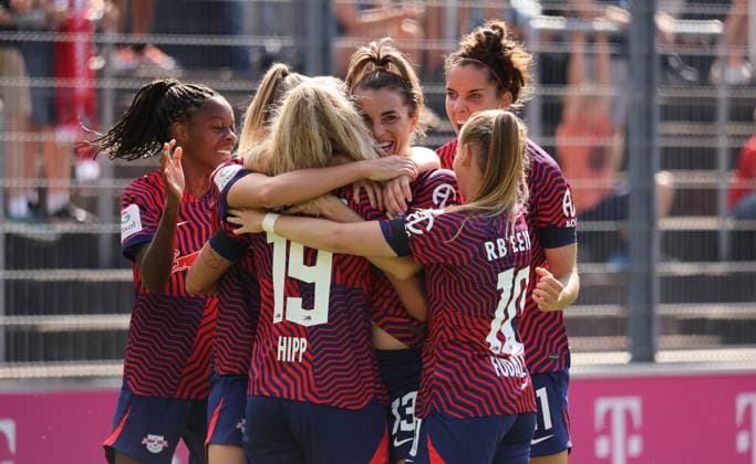 Torjubel 1-1 durch Sandra Starke (Leipzig), 1. FC Köln - RB Leipzig, Google Pixel Frauen Bundesliga, 1. Spieltag, Köln, Deutschland, 17.09.2023.