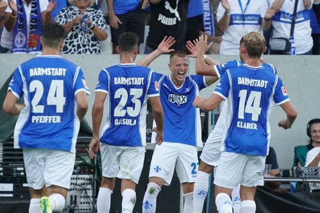 Sport Themen der Woche KW37 celebrate the goal, Torjubel zum 3:0 Tim Skarke (SV Darmstadt 98) - 17.09.2023 Fussball Bundesliga, Saison 23 24, SV Darmstadt 98 vs Borussia Mönchengladbach, Stadion am Boellenfalltor, emonline, emspor, *** celebrate the goal, goal celebration for 3 0 Tim Skarke SV Darmstadt 98 17 09 2023 Fussball Bundesliga, season 23 24, SV Darmstadt 98 vs Borussia Mönchengladbach, Stadion am Boellenfalltor, emonline, emspor,