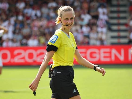 Schiedsrichterin Davina Lutz, 1. FC Köln - RB Leipzig, Google Pixel Frauen Bundesliga, 1. Spieltag, Köln, Deutschland, 17.09.2023.