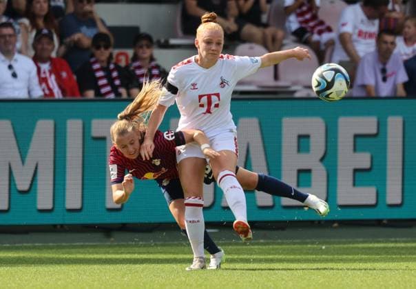 Vanessa Fudalla (Leipzig), Laura Vogt (Köln), 1. FC Köln - RB Leipzig, Google Pixel Frauen Bundesliga, 1. Spieltag, Köln, Deutschland, 17.09.2023.
