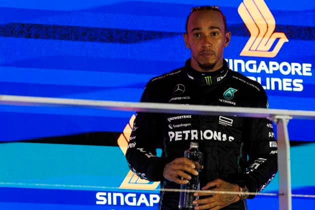 Formel 1, GP Singapur, Das Rennen 17th September 2023; Marina Bay Street Circuit, Singapore; 2023 Formula 1 Singapore Airlines Singapore Grand Prix; Race Day; Number 44 Mercedes AMG Petronas driver Lewis Hamilton is third after the race  ActionPlus12554919 StephenxBlackberry