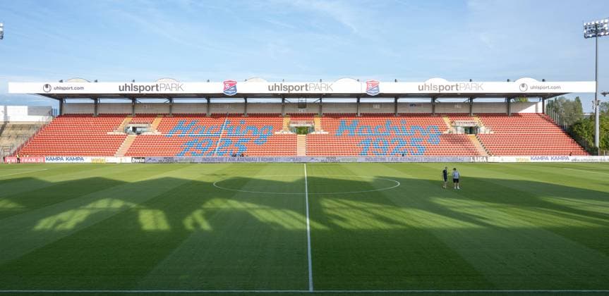 Aus dem Alpenbauer Sortpark Unterhaching wurde der Uhlsport Park, SpVgg Unterhaching vs. 1. FC Saarbruecken, Fussball, 3. Liga, 6. Spieltag, 17.09.2023 Unterhaching Bayern Deutschland