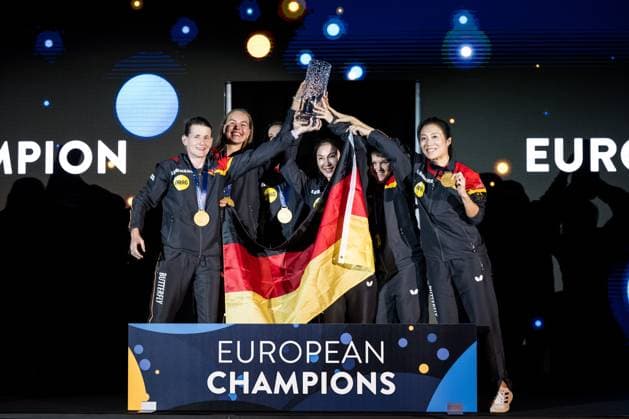 Bilder des Jahres 2023, Sport 09 September Sport Themen der Woche KW37 Sport Bilder des Tages 230917 The team of Germany, with Xiaona Shan, Ying Han, Nina Mittelham, Sabine Winter and Annett Kaufmann (not in order) celebrate with the trophy and their gold medals after winning the women s final during day 8 of the 2023 European Table tennis, Tischtennis Championship on September 17, 2023 in Malmö. Photo: Mathilda Ahlberg BILDBYRAN kod MA MA0522 bordtennis table tennis pingis 2023 european table tennis championship bordtennis-em em day 8 bbeng final women dam kvinner jubel *** 230917 The team of Germany, with Xiaona Shan, Ying Han, Nina Mittelham, Sabine Winter and Annett Kaufmann not in order celebrate with the trophy and their gold medals after winning the women s final during day 8 of the 2023 European Table Tennis Championship on September 17, 2023 in Malmö Photo Mathilda Ahlberg BILDBYRAN kod MA MA0522 bordtennis table tennis pingis 2023 european table tennis championship bordtennis em em em day 8 bbeng final women dam kvinner jubel  Copyright: MATHILDAxAHLBERG BB230917MA113