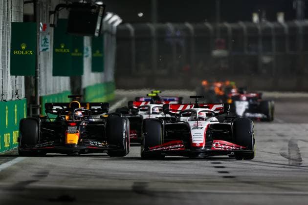 1 Max Verstappen (NLD, Oracle Red Bull Racing), 20 Kevin Magnussen (DNK, MoneyGram Haas F1 Team), F1 Grand Prix of Singapore at Marina Bay Street Circuit on September 17, 2023 in Singapore, Singapore. (Photo by HOCH ZWEI) Singapore Singapore