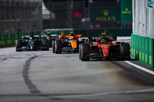 55 Carlos Sainz (ESP, Scuderia Ferrari), F1 Grand Prix of Singapore at Marina Bay Street Circuit on September 17, 2023 in Singapore, Singapore. (Photo by HOCH ZWEI) Singapore Singapore