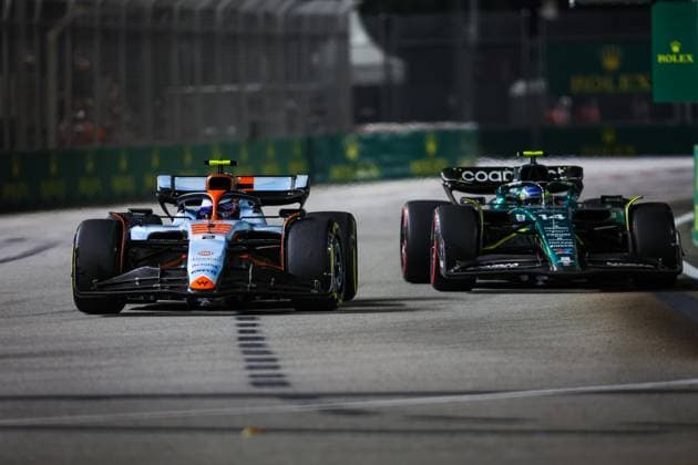 2 Logan Sargeant (USA, Williams Racing), 14 Fernando Alonso (ESP, Aston Martin Aramco Cognizant F1 Team), F1 Grand Prix of Singapore at Marina Bay Street Circuit on September 17, 2023 in Singapore, Singapore. (Photo by HOCH ZWEI) Singapore Singapore