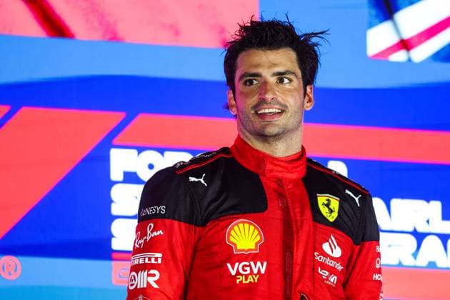 55 Carlos Sainz (ESP, Scuderia Ferrari), F1 Grand Prix of Singapore at Marina Bay Street Circuit on September 17, 2023 in Singapore, Singapore. (Photo by HOCH ZWEI) Singapore Singapore