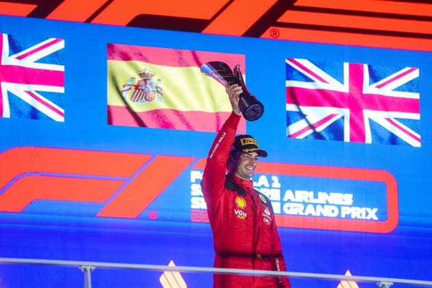 55 Carlos Sainz (ESP, Scuderia Ferrari), F1 Grand Prix of Singapore at Marina Bay Street Circuit on September 17, 2023 in Singapore, Singapore. (Photo by HOCH ZWEI) Singapore Singapore