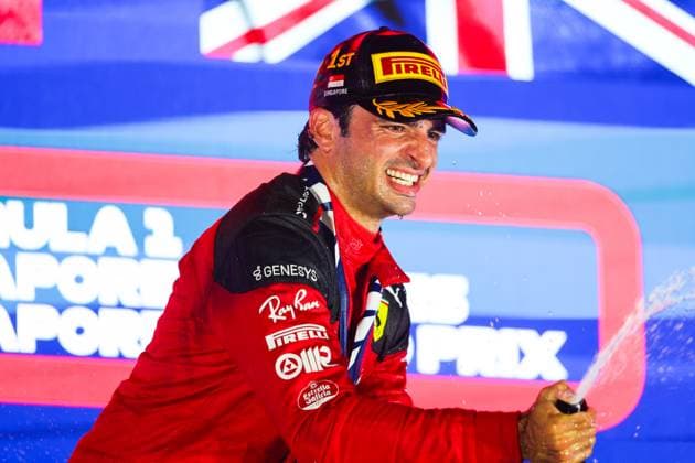 55 Carlos Sainz (ESP, Scuderia Ferrari), F1 Grand Prix of Singapore at Marina Bay Street Circuit on September 17, 2023 in Singapore, Singapore. (Photo by HOCH ZWEI) Singapore Singapore