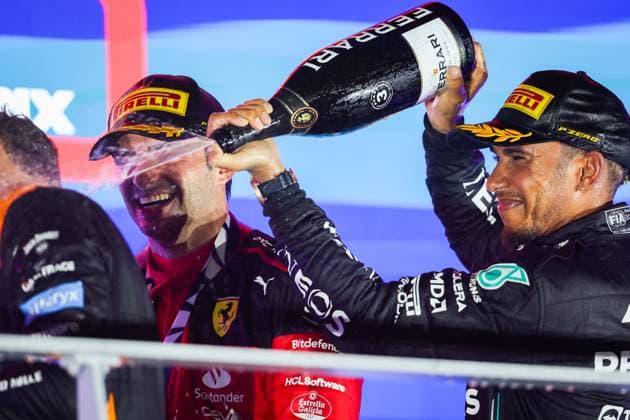 44 Lewis Hamilton (GBR, Mercedes-AMG Petronas F1 Team), F1 Grand Prix of Singapore at Marina Bay Street Circuit on September 17, 2023 in Singapore, Singapore. (Photo by HOCH ZWEI) Singapore Singapore