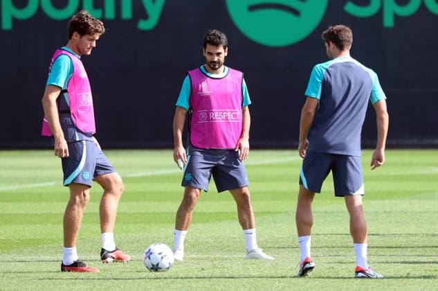 FC Barcelona, Barca Training Before Champions League Match Against Royal Antwerp Ilkay Gundogan and Marcos Alonso during the training session before the UEFA Champions League match against Royal Antwerp FC, in Barcelona, on 18th Septemnber 2023. Barcelona Barcelona Spain  Copyright: xUrbanandsportx originalFilename:urbanandsport-fcbarcel230918_npDHb.jpg