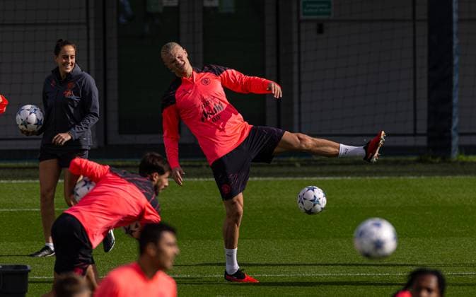 Football - UEFA Champions League - Group G MD-1 - Manchester City FC v Red Star Belgrade CF MANCHESTER, ENGLAND - Monday, September 18, 2023: Manchester City s Erling Haaland during a training session at the Etihad Campus ahead of the UEFA Champions League Group G match between Manchester City FC and Red Star Belgrade. MANCHESTER City of Manchester Stadium GREATER MANCHESTER ENGLAND  Copyright: xDavidxRawcliffex P2023-09-18-Man_City_Red_Star_MD-1-82