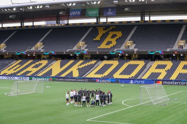 Bern - RB Leipzig CL Matchday-1 Bern, 18.09.2023, Wankdorf Stadion, Fussball , UEFA Champions League, Gruppe G , MD-1, Young Boys Bern vs. RB Leipzig , Abschlusstraining RB Leipzig , Im Bild: Teamkreis RB Leipzig . , Foto nur zur redaktionellen Nutzung bestimmt! . , UEFA regulations prohibit any use of photographs as image sequences and or quasi-video ,