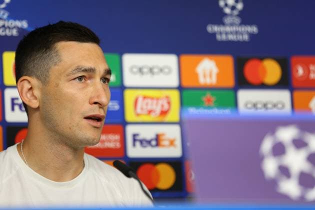Fußball Herren Saison 2023 2024 UEFA Champions League 1. Spieltag I Pressekonferenz I Schachtar Donezk I 18.09.2023 Taras Stepanenko (6, Schachtar Donezk) spricht. Hamburg Volksparkstadion Hamburg Deutschland Copyright: xLobecax xHenningxRohlfsx