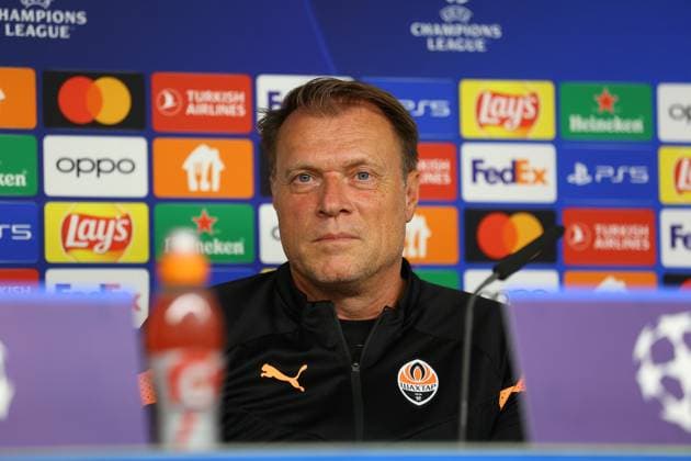 Fußball Herren Saison 2023 2024 UEFA Champions League 1. Spieltag I Pressekonferenz I Schachtar Donezk I 18.09.2023 Patrick van Leeuwen (Trainer, Schachtar Donezk) im Fokus. Hamburg Volksparkstadion Hamburg Deutschland Copyright: xLobecax xHenningxRohlfsx