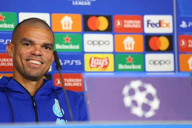 Fußball Herren Saison 2023 2024 UEFA Champions League 1. Spieltag I Pressekonferenz I FC Porto I 18.09.2023 Pepe (KÃ pler Laveran Lima Ferreira, 3, FC Porto) schaut in die Kamera. Hamburg Volksparkstadion Hamburg Deutschland Copyright: xLobecax xHenningxRohlfsx