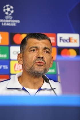 Fußball Herren Saison 2023 2024 UEFA Champions League 1. Spieltag I Pressekonferenz I FC Porto I 18.09.2023 SÃ rgio Conceicao (Trainer, FC Porto) spricht. Hamburg Volksparkstadion Hamburg Deutschland Copyright: xLobecax xHenningxRohlfsx