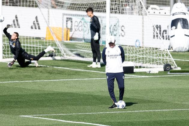 September 19, 2023: Carlo Ancelotti looks on during the training day of Real Madrid to play the UEFA Champions League football match against Union Berlin at Ciudad Deportiva Real Madrid on September 19, 2023, in Valdebebas, Madrid, Spain. - ZUMAa181 20230919_zaa_a181_005 Copyright: xOscarxJ.xBarrosox