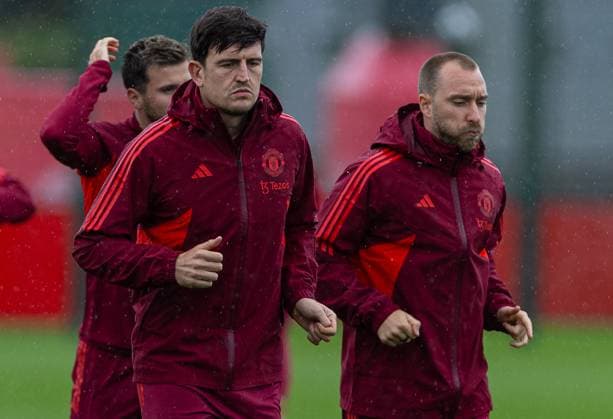 Football - UEFA Champions League - Group A - FC Bayern Munich v Manchester United, ManU FC - MD-1 MANCHESTER, ENGLAND - Tuesday, September 19, 2023: Manchester United s Harry Maguire (L) and Christian Eriksen during a training session at Carrington ahead of the UEFA Champions League Group A match between FC Bayern Munich FC and Manchester United FC. MANCHESTER Carrington GREATER MANCHESTER ENGLAND  Copyright: xDavidxRawcliffex P2023-09-19-Bayern_Man_Utd_MD-1-37