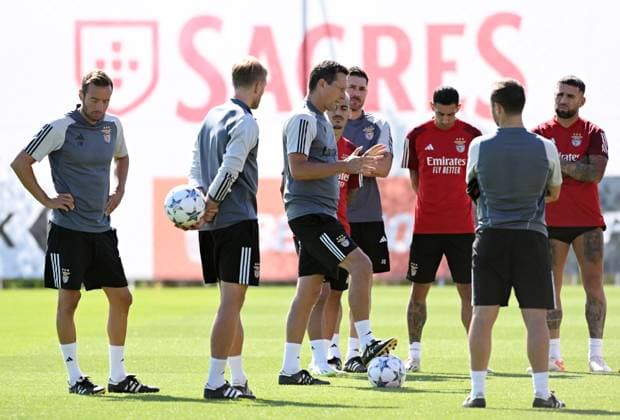 SOCCER - UEFA CL, Benfica vs RBS LISBON,PORTUGAL,19.SEP.23 - SOCCER - UEFA Champions League, group stage, SL Benfica vs Red Bull Salzburg, preview, training Benfica. Image shows head coach Roger Schmidt (Benfica).  GEPAxpictures xZedxJameson