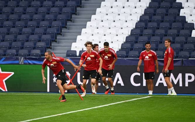 Fussball, Herren, Saison 2023 2024, Champions League (Gruppe C, 1. Spieltag), Real Madrid - 1. FC Union Berlin, Training Union am Tag vor dem Spiel im Stadion Bernabeu, v. l. Leonardo Bonucci (1. FC Union Berlin), Alex Kral (1. FC Union Berlin), Brenden Aaronson (1. FC Union Berlin), Diogo Leite (1. FC Union Berlin), Kevin Volland (1. FC Union Berlin), Kevin Behrens (1. FC Union Berlin), 19.09. 2023, Copyright: xMatthiasxKochx