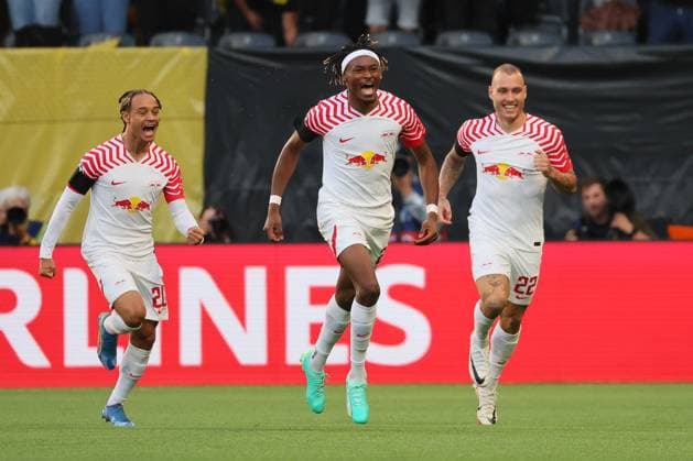 Sport Themen der Woche KW38 Sport Bilder des Tages Bern - RB Leipzig Champions League Bern, 19.09.2023, Wankdorf Stadion, Fussball , UEFA Champions League, Gruppe G , 1. Spieltag, Young Boys Bern vs. RB Leipzig , Im Bild: Tor für Leipzig, Torjubel nach dem 0:1, Torschütze Mohamed Simakan (2, RB Leipzig) . , Foto nur zur redaktionellen Nutzung bestimmt! . , UEFA regulations prohibit any use of photographs as image sequences and or quasi-video , *** Bern RB Leipzig Champions League Bern, 19 09 2023, Wankdorf Stadion, Football , UEFA Champions League, Group G , Matchday 1, Young Boys Bern vs RB Leipzig , In picture goal for Leipzig, goal celebration after 0 1, goal scorer Mohamed Simakan 2, RB Leipzig , Photo intended for editorial use only , UEFA regulations prohibit any use of photographs as image sequences and or quasi video ,