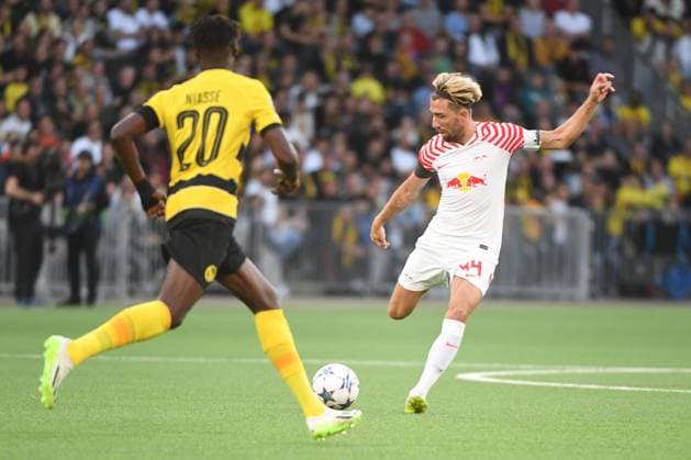 19.09.2023, Bern, Wankdorf, UEFA Champions League: Young Boys - Leipzig, 44 Kevin Kampl (Leipzig) gegen 20 Cheikh Niasse (Young Boys). Bern Wankdorf Bern Switzerland Copyright: xJustPictures.ch ManuelxWinterbergerx jp-de-MaWi-19.09.23_MWI_7203