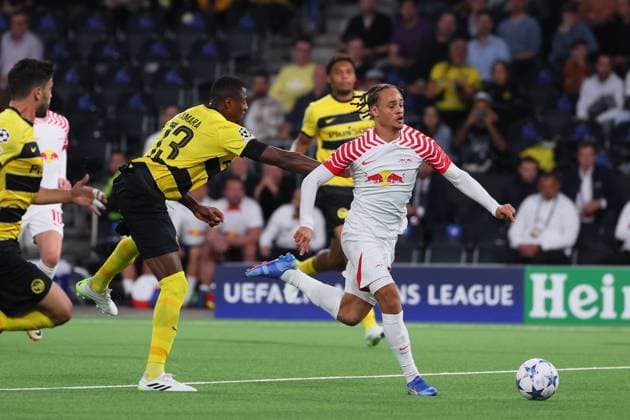 Bern - RB Leipzig Champions League Bern, 19.09.2023, Wankdorf Stadion, Fussball , UEFA Champions League, Gruppe G , 1. Spieltag, Young Boys Bern vs. RB Leipzig , Im Bild v.l.: Mohamed Ali Camara ( 13, Bern) und Xavi Simons (RB Leipzig) . , Foto nur zur redaktionellen Nutzung bestimmt! . , UEFA regulations prohibit any use of photographs as image sequences and or quasi-video ,