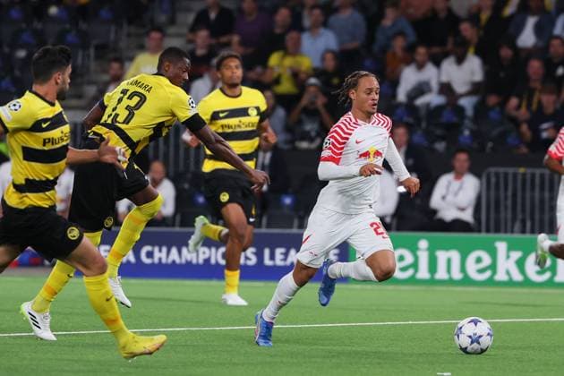 Bern - RB Leipzig Champions League Bern, 19.09.2023, Wankdorf Stadion, Fussball , UEFA Champions League, Gruppe G , 1. Spieltag, Young Boys Bern vs. RB Leipzig , Im Bild v.l.: Mohamed Ali Camara ( 13, Bern) und Xavi Simons (RB Leipzig) . , Foto nur zur redaktionellen Nutzung bestimmt! . , UEFA regulations prohibit any use of photographs as image sequences and or quasi-video ,