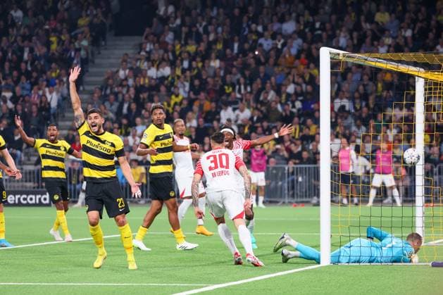 Sport Bilder des Tages Bern - RB Leipzig Champions League Bern, 19.09.2023, Wankdorf Stadion, Fussball , UEFA Champions League, Gruppe G , 1. Spieltag, Young Boys Bern vs. RB Leipzig , Im Bild: Abseitstor Benjamin Sesko (30, RB Leipzig) . , Foto nur zur redaktionellen Nutzung bestimmt! . , UEFA regulations prohibit any use of photographs as image sequences and or quasi-video ,