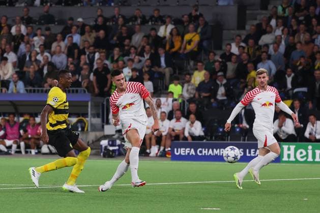 Sport Bilder des Tages Bern - RB Leipzig Champions League Bern, 19.09.2023, Wankdorf Stadion, Fussball , UEFA Champions League, Gruppe G , 1. Spieltag, Young Boys Bern vs. RB Leipzig , Im Bild: Tor für Leipzig, Benjamin Sesko (30, RB Leipzig) trifft zum 1:3 . , Foto nur zur redaktionellen Nutzung bestimmt! . , UEFA regulations prohibit any use of photographs as image sequences and or quasi-video ,