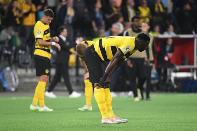 19.09.2023, Bern, Wankdorf, UEFA Champions League: Young Boys - Leipzig, die Spieler vom BSC Young Boys sind nach der Niederlage enttäuscht. Bern Wankdorf Bern Switzerland Copyright: xJustPictures.ch ManuelxWinterbergerx jp-de-MaWi-19.09.23_MWI_7327