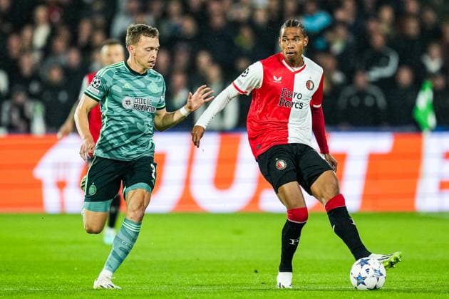 UEFA Champions League: Feyenoord v Celtic Rotterdam - Alistair Johnston of Celtic, Calvin Stengs of Feyenoord during the 1st leg of the UEFA Champions League between Feyenoord v Celtic at Stadion Feijenoord De Kuip on 19 September 2023 in Rotterdam, The Netherlands. Copyright: xYannickxVerhoevenx