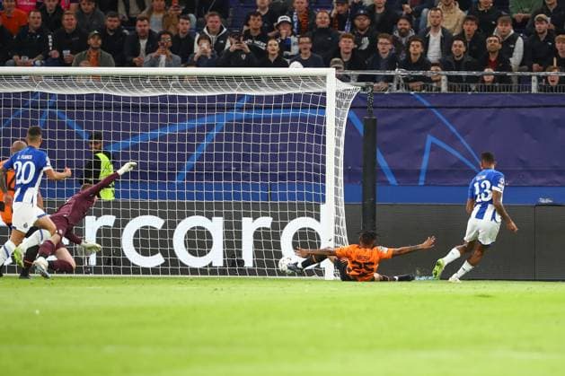 Hamburg, Deutschland 19. September 2023: Champions League - 2023 2024 - Shakhtar Donezk vs. FC Porto Im Bild: Galeno (Porto, 13) erzielt Tor zum 0:1 Volksparkstadion Hamburg Copyright: xFotostandx xTaegerx