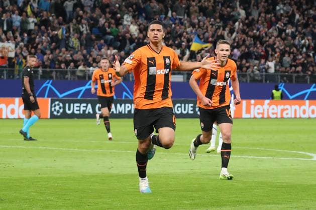19.09.2023, xgox, Fussball UEFA Champions League, Schachtar Donezk - FC Porto emspor, v.l. Kevin Kelsy (Donezk, 18) Jubel, Torjubel, jubelt ueber das Tor, celebrate the goal, celebration (DFL DFB REGULATIONS PROHIBIT ANY USE OF PHOTOGRAPHS as IMAGE SEQUENCES and or QUASI-VIDEO) Hamburg