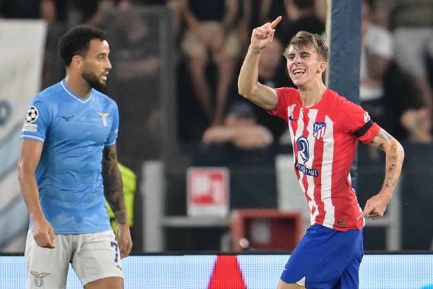 Foto Alfredo Falcone LaPresse 19 Settembre 2023 - Roma, Italia - calcio - Lazio vs Atletico Madrid - Champions League 20223 2024 - Fase a gironi Gruppo E - Stadio Olimpico. Nella foto: esultanza Atletico dopo il goal del 0-1 di Pablo Barrios (Atletico Madrid) Foto Alfredo Falcone LaPresse SEPTEMBER 19, 2023 Rome, Italy - sport, soccer - Lazio vs Club Atl& xe9;tico de Madrid - Champions League 20223 2024 - Group Stage Group E - Olimpic Stadium. In the pic: Pablo Barrios (Atletico Madrid) celebrates goal 0-1  Copyright: xAlfredoxFalcone LaPressex