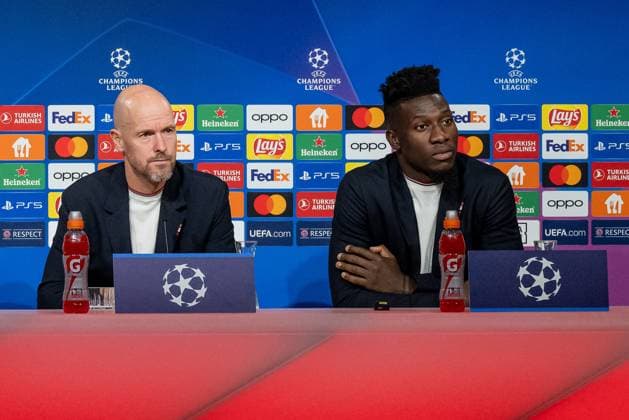Erik ten Hag (Chef-Trainer Head Coach, Manchester United, ManU FC) und Andre Onana (Torwart Goalkeeper, Manchester United FC, 24) hoeren aufmersam einer Frage zu. GER, Pressekonferenz vor dem Spiel FC Bayern Muenchen vs. Manchester United FC, Fussball, Championsleague, Spielzeit 2023 2024, 19.09.2023. (DFL DFB REGULATIONS PROHIBIT ANY USE OF PHOTOGRAPHS as IMAGE SEQUENCES and or QUASI-VIDEO). GER, Pressekonferenz vor dem Spiel FC Bayern Muenchen vs. Manchester United FC, Fussball, Championsleague, Spielzeit 2023 2024, 19.09.2023. Muenchen Copyright: xEibner-Pressefoto HeikexFeinerx EP_HFR