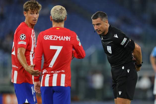 Rome, Italy 19.09.2023: Referee Slavic Vincic in action during the Uefa Champions League 2023-2024 football, group E, between SS Lazio vs Atletico de Madrid at Olympic Stadium in Rome.  Copyright: xMarcoxIacobucci IPAxSportx xipa-x xx IPA_40417568 IPA_IPA40417568