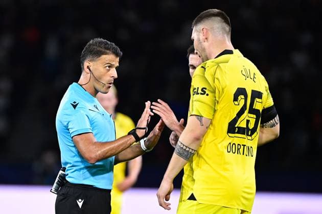 Reclamation a Jesus Gil Manzano ( arbitre ) de Niklas Sule ( 25 - Borussia Dortmund ) - FOOTBALL : Paris Saint Germain vs Borussia Dortmund - Ligue des Champions - 19 09 2023 FedericoPestellini Panoramic 