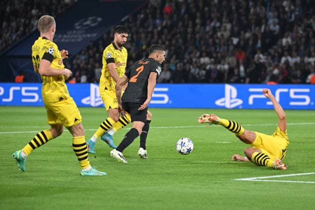 Paris, Parc des Princes, 19.09.23, GER, Herren, UEFA Champions League, Saison 2023-2024, Paris Saint Germain - Borussia Dortmund Bild: Achraf HAKIMI (Paris) macht das Tor zum 2:0 Only for editorial use! UEFA regulations prohibit any use of photographs as image sequences and or quasi-video. Frankreich