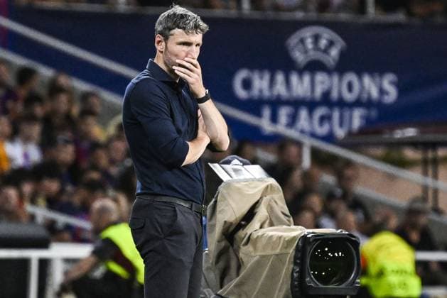 Antwerp s head coach Mark van Bommel pictured during a soccer game between Spanish FC Barcelona, Barca and Belgian Royal Antwerp FC, on Tuesday 19 September 2023 in Barcelona, Spain, on day 1 of the Champions League group stage, in group H. TOM GOYVAERTS TomxGoyvaerts  x74456374x