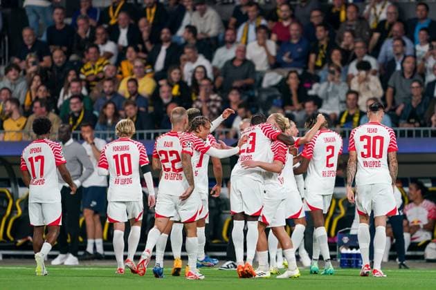 Bern, Switzerland, 19th September 2023: 24 Xaver Schlager (Leipzig) celebrates with teammates after scoring his team s second goal during the UEFA Champions League Final football match between Young Boys and RB Leipzig at Wankdorf Stadium in Bern, Switzerland. (Daniela Porcelli SPP) Copyright: xDanielaxPorcellix xSPPx spp-en-DaPoSp-20230919-DP102550